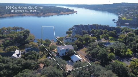909 Cat Hollow Club DR Spicewood TX 78669