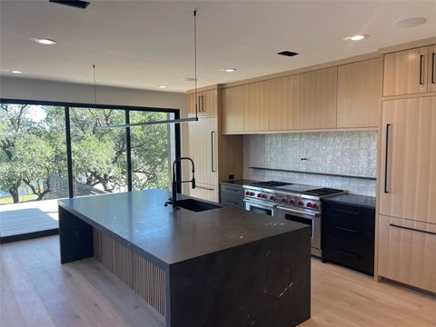 Tiny photo for 909 Cat Hollow Club DR, Spicewood, TX 78669 (MLS # 7182085)