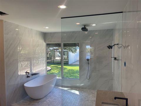 Tiny photo for 909 Cat Hollow Club DR, Spicewood, TX 78669 (MLS # 7182085)