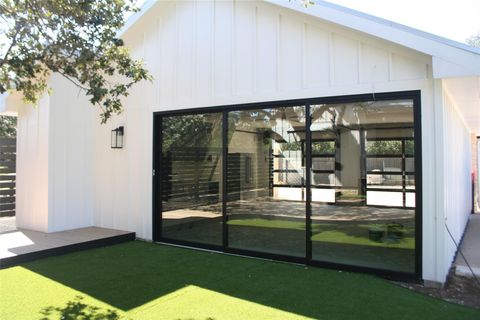 Tiny photo for 909 Cat Hollow Club DR, Spicewood, TX 78669 (MLS # 7182085)