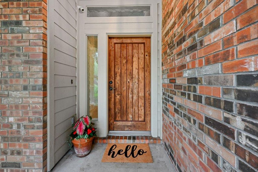 Photo of 2823 Lantana Ridge DR, Austin, TX 78732 (MLS # 8740988)