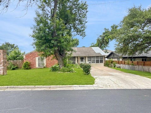 Photo of 5205 Stone Gate DR, Austin, TX 78721 (MLS # 6539228)