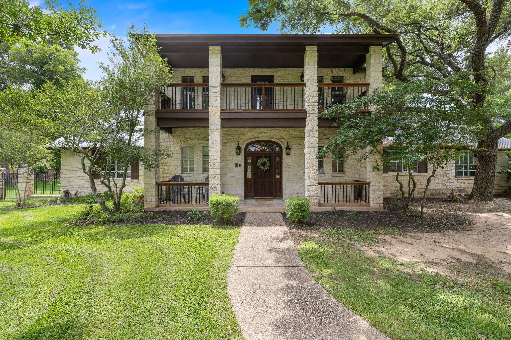 3 Hillview DR