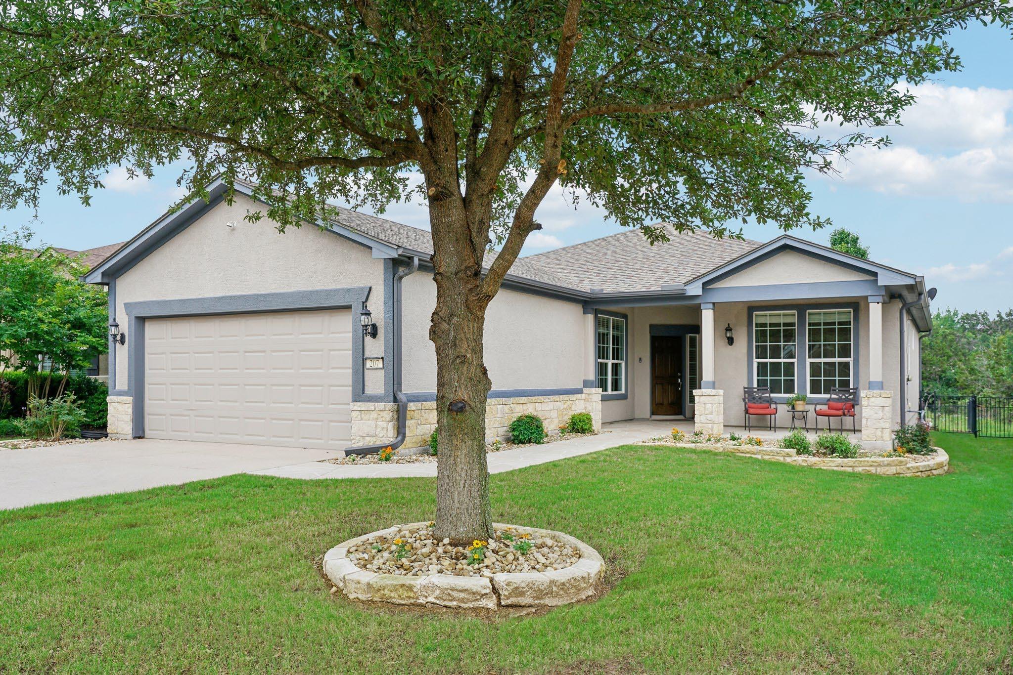 207 Trinity LN