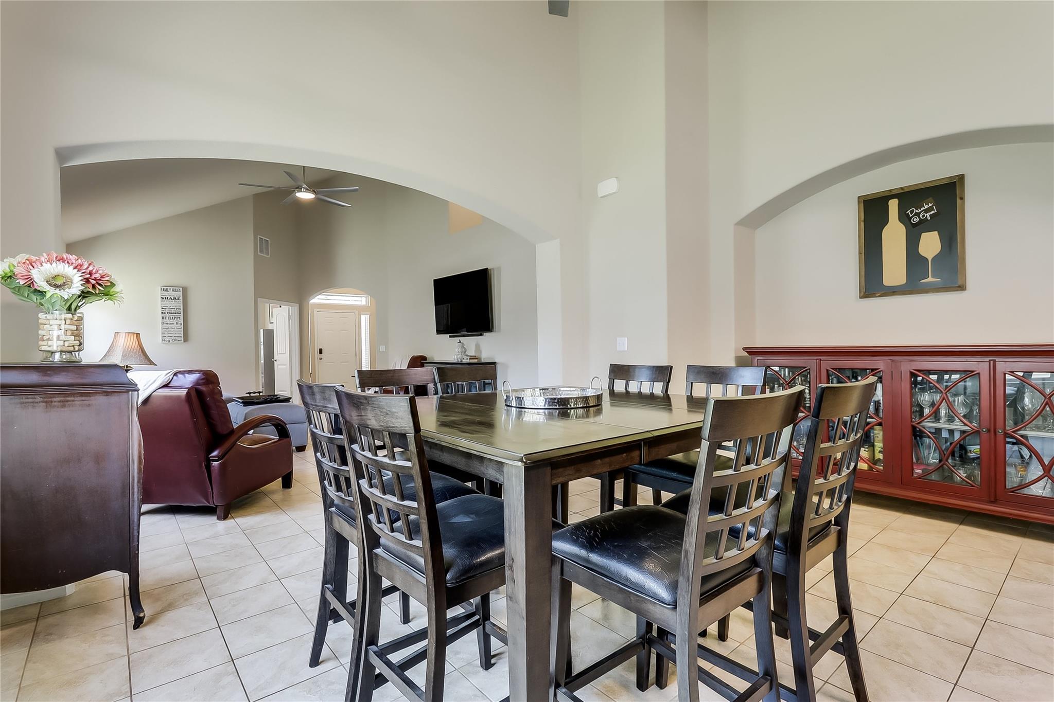 1425 Hamiltons WAY