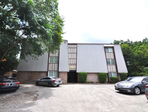 Photo of 2207 Leon ST #201, Austin, TX 78705 (MLS # 9458099)