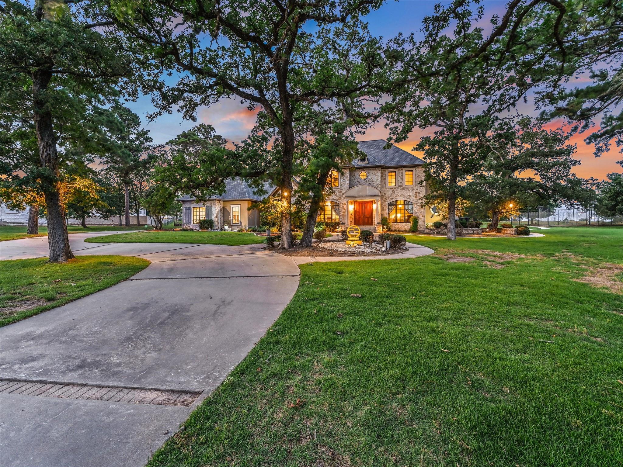 106 Elm CT