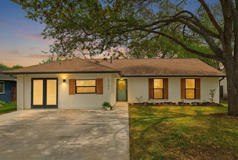 Photo of 6701 Lancret Hill DR, Austin, TX 78745 (MLS # 9533267)