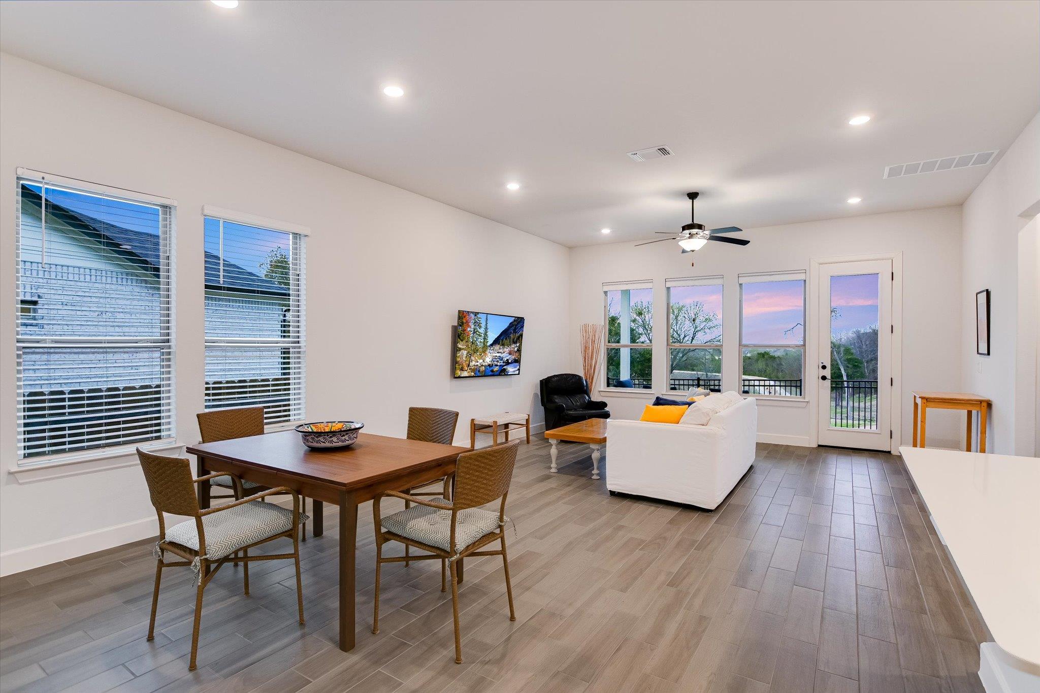 Austin, Texas 78748, United States, 3 Bedrooms Bedrooms, ,2 BathroomsBathrooms,Residential,Active,92448