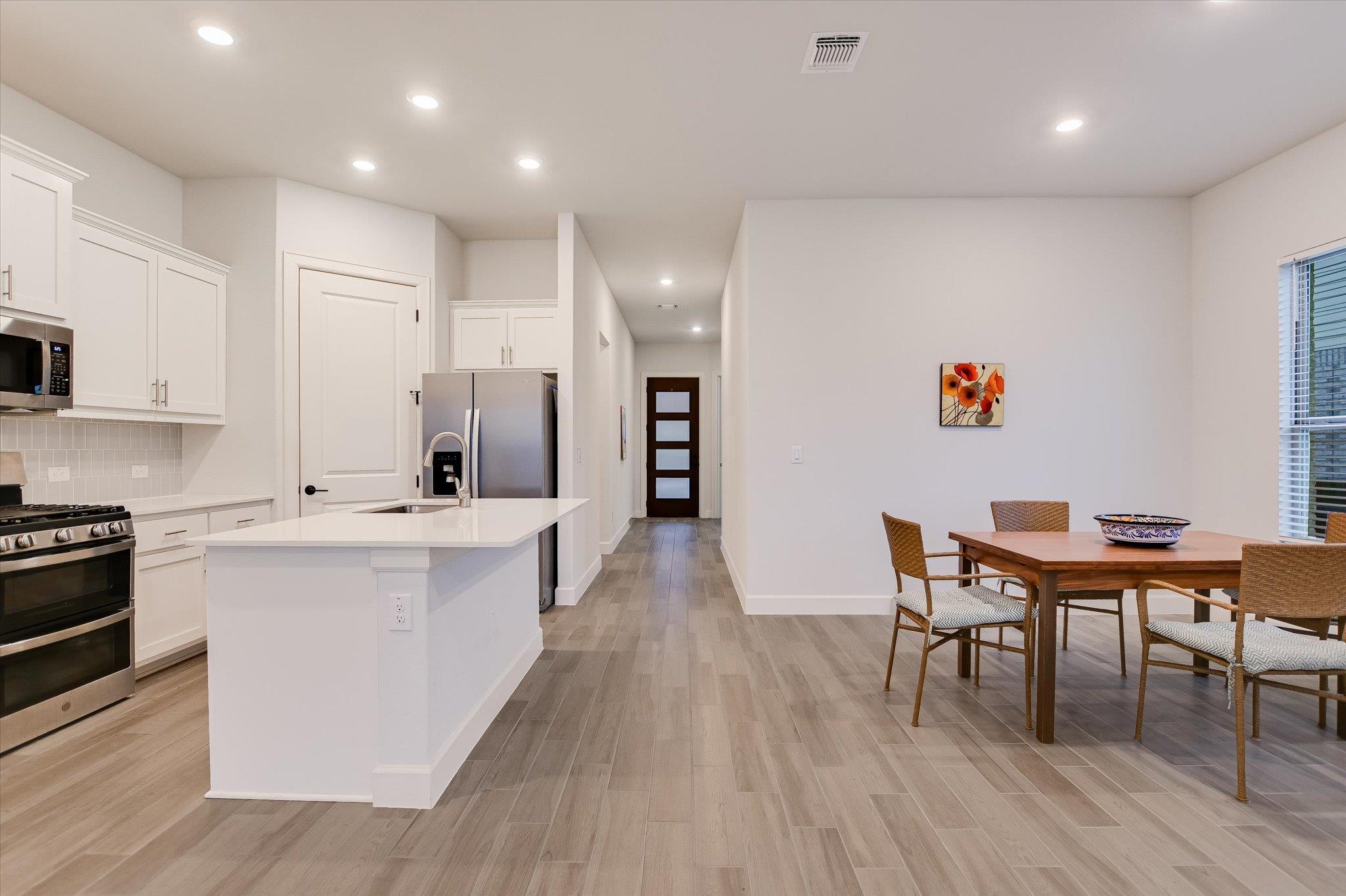 Austin, Texas 78748, United States, 3 Bedrooms Bedrooms, ,2 BathroomsBathrooms,Residential,Active,92448