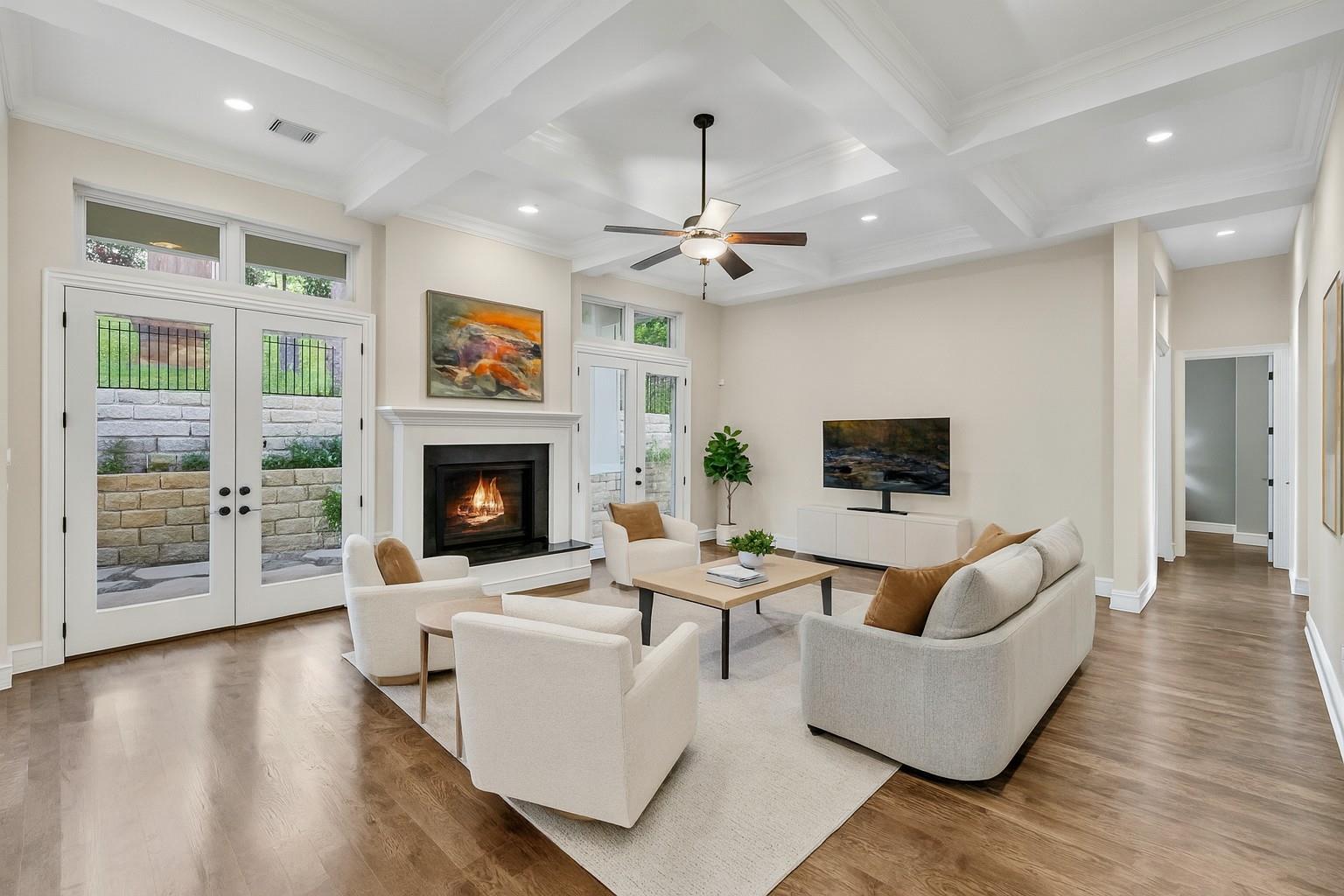 604 FLAMINGO CV