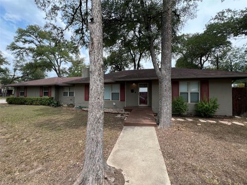 Photo of 1200 Bentwood RD, Austin, TX 78722 (MLS # 6968666)