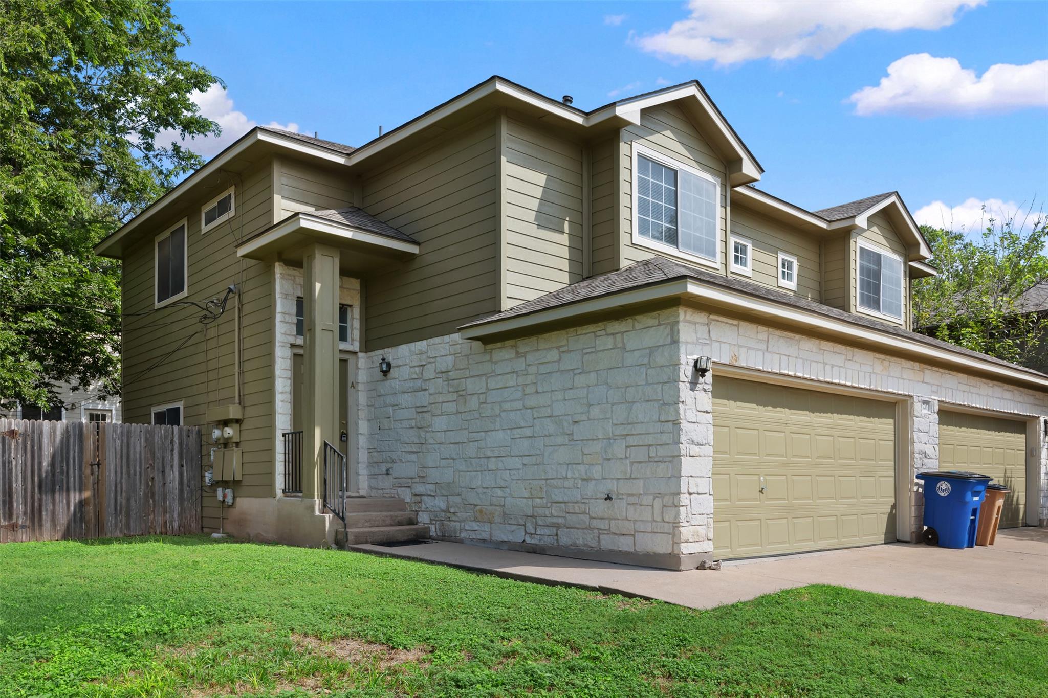 Photo 1 of 29 — 1720 Constantino CIR A, Austin, TX 78745