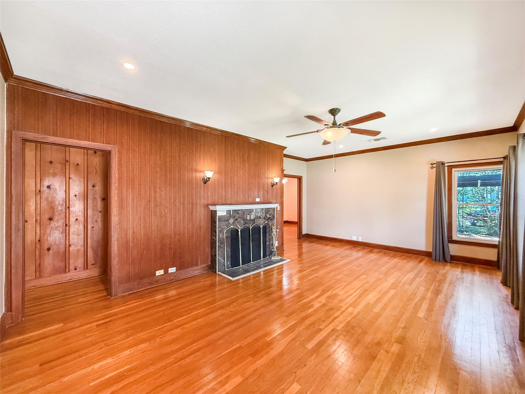 1405 Parker ST