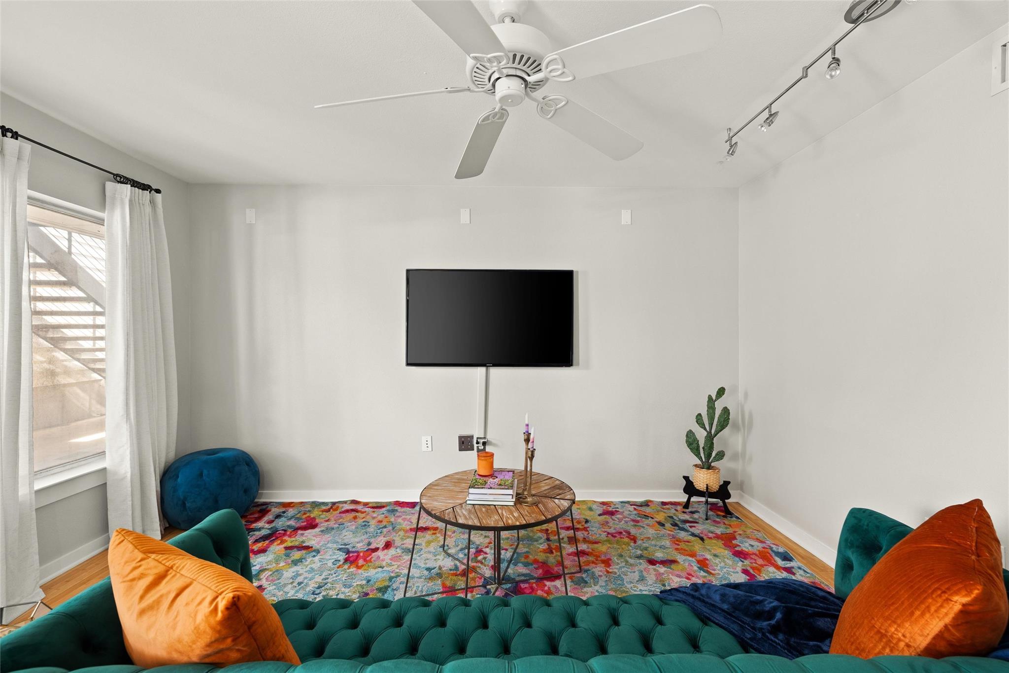 2200 Dickson DR 108