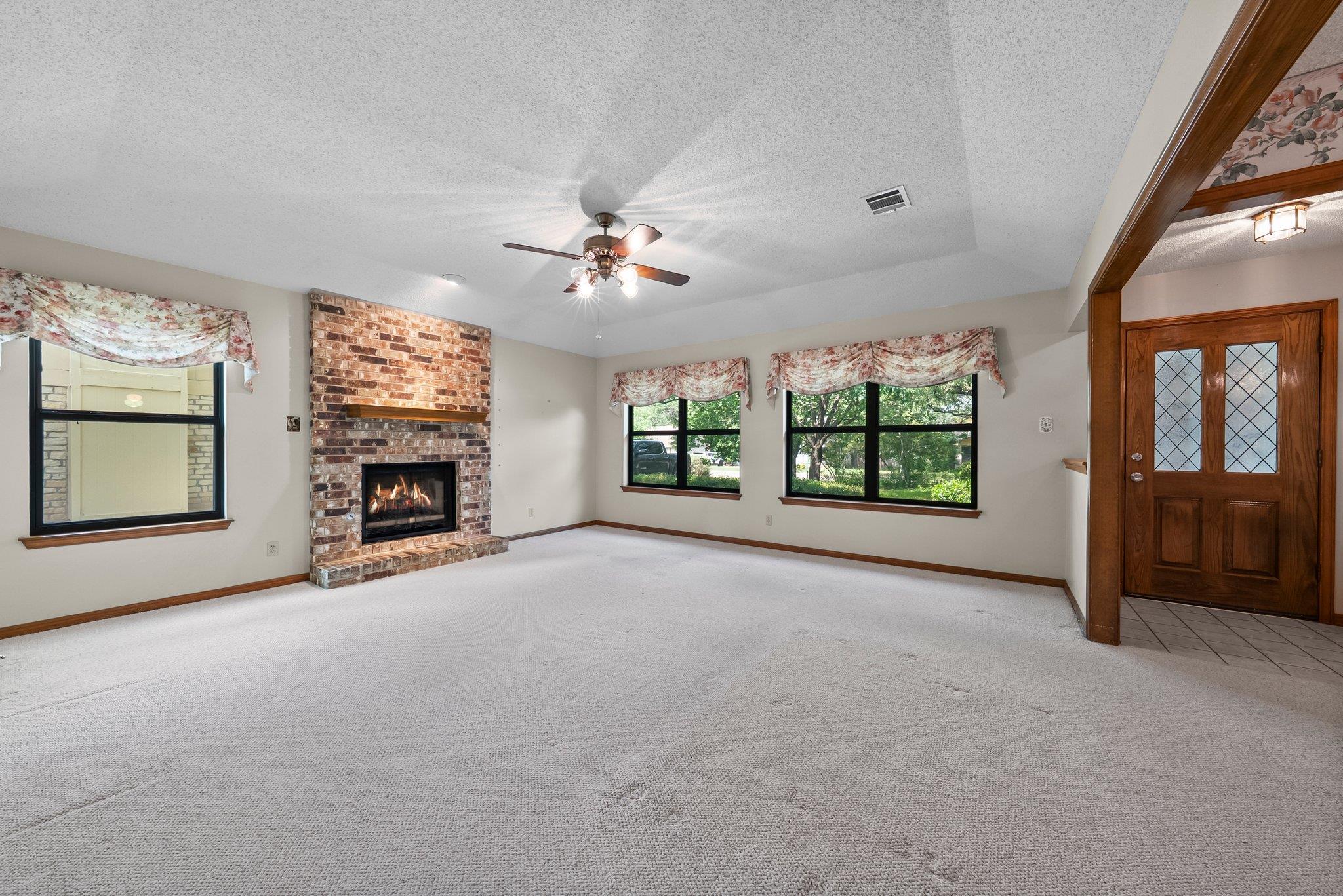 203 Settlers DR