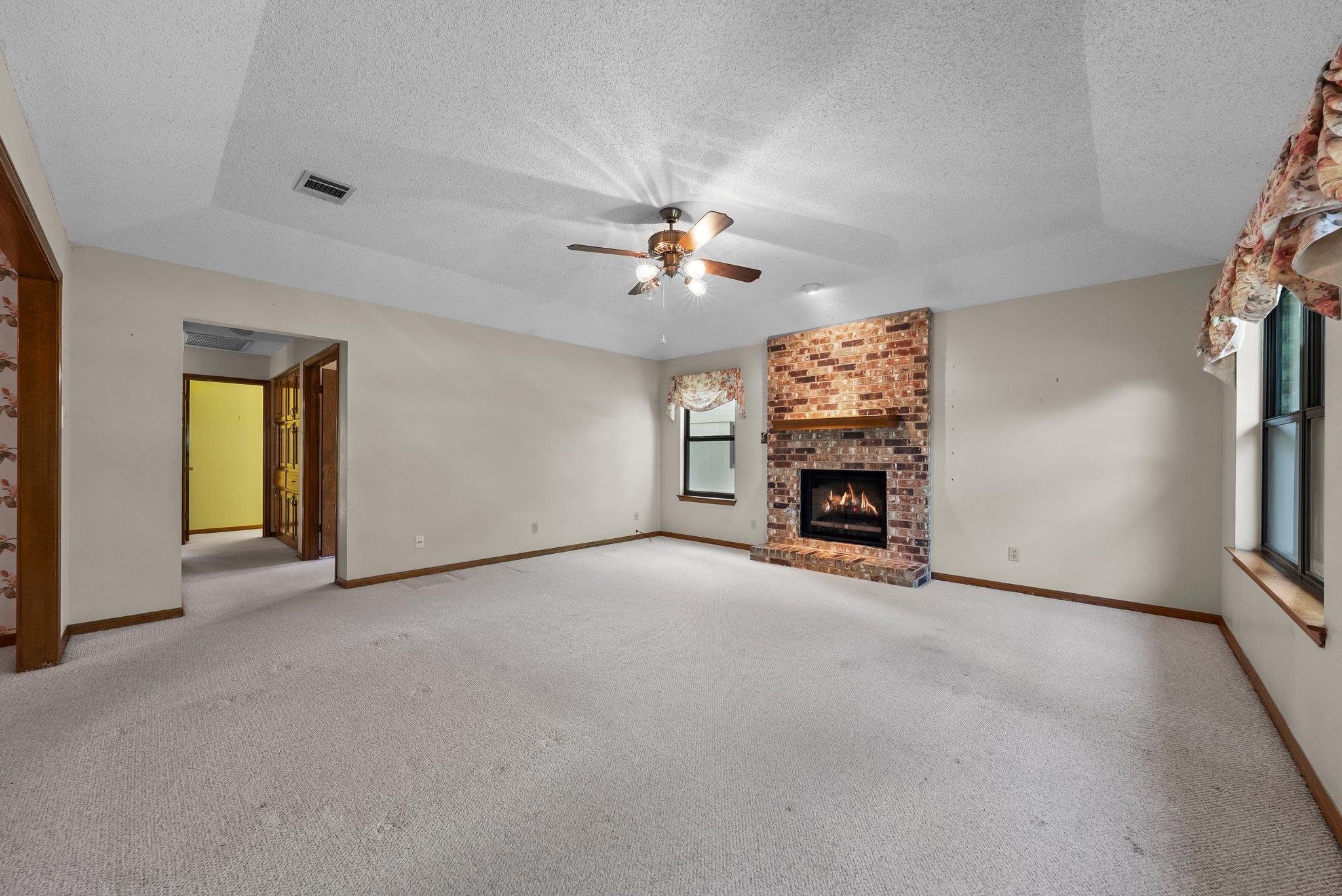 203 Settlers DR