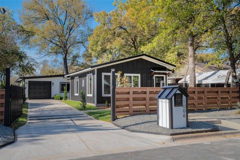 Photo of 1006 Cherico ST, Austin, TX 78702 (MLS # 9941897)