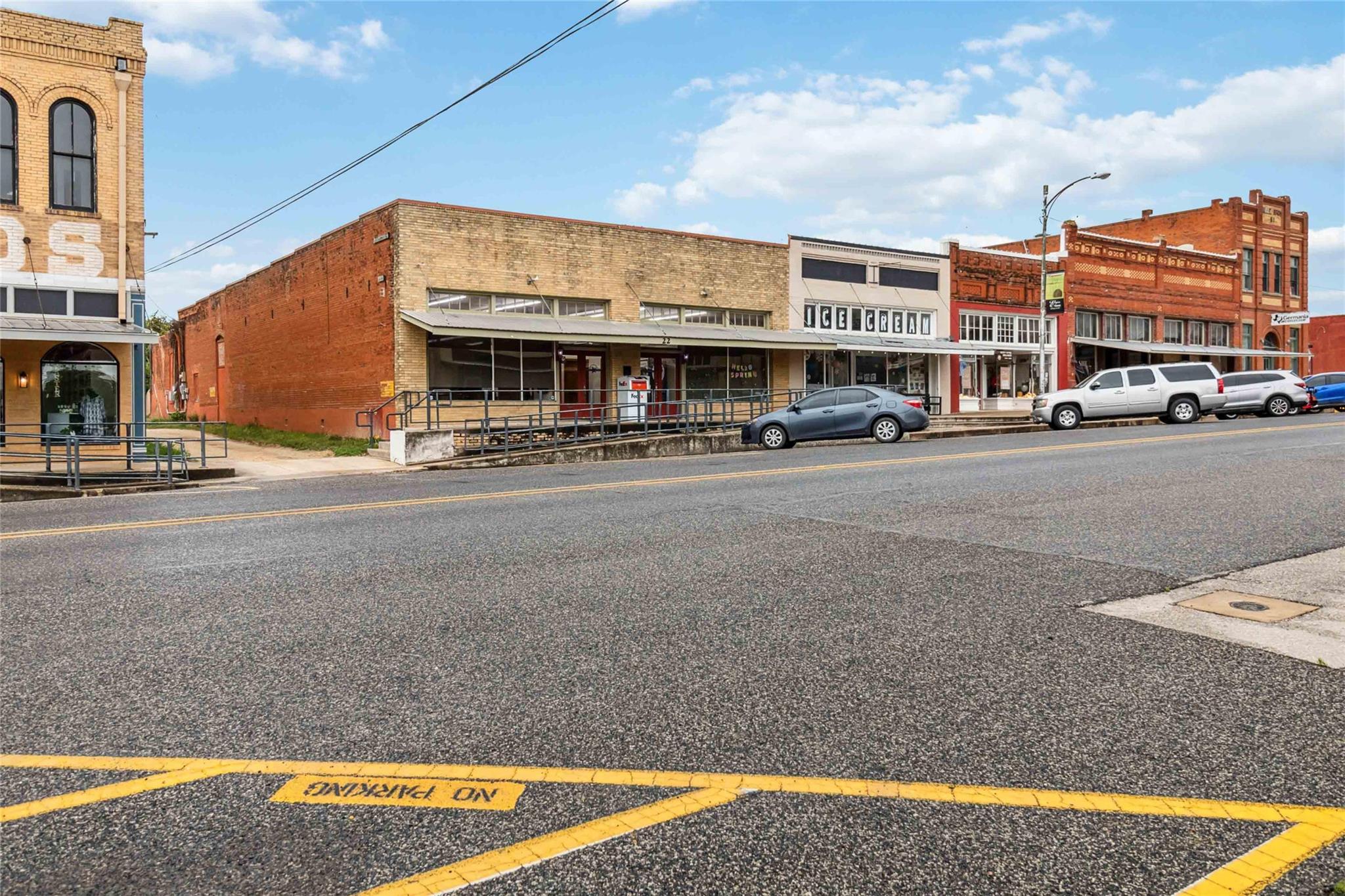 22 N Main ST