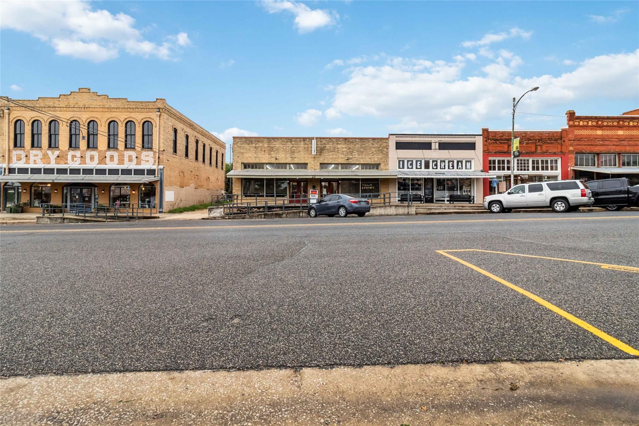 22 N Main ST