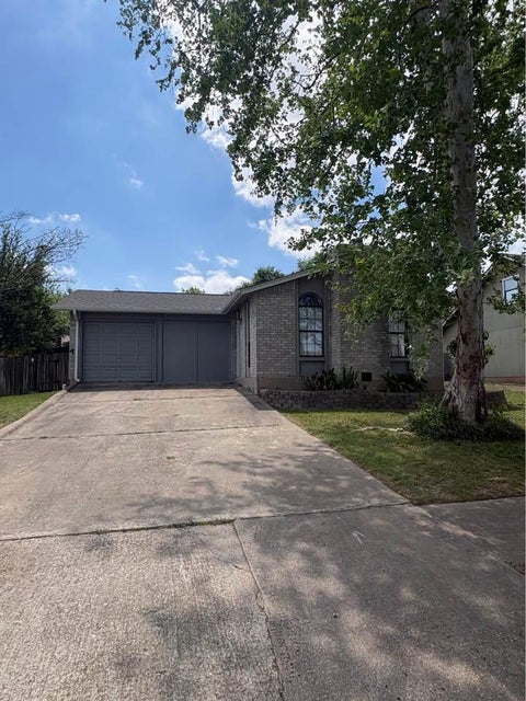 Photo of 4009 Hillside DR, Round Rock, TX 78681 (MLS # 2401953)