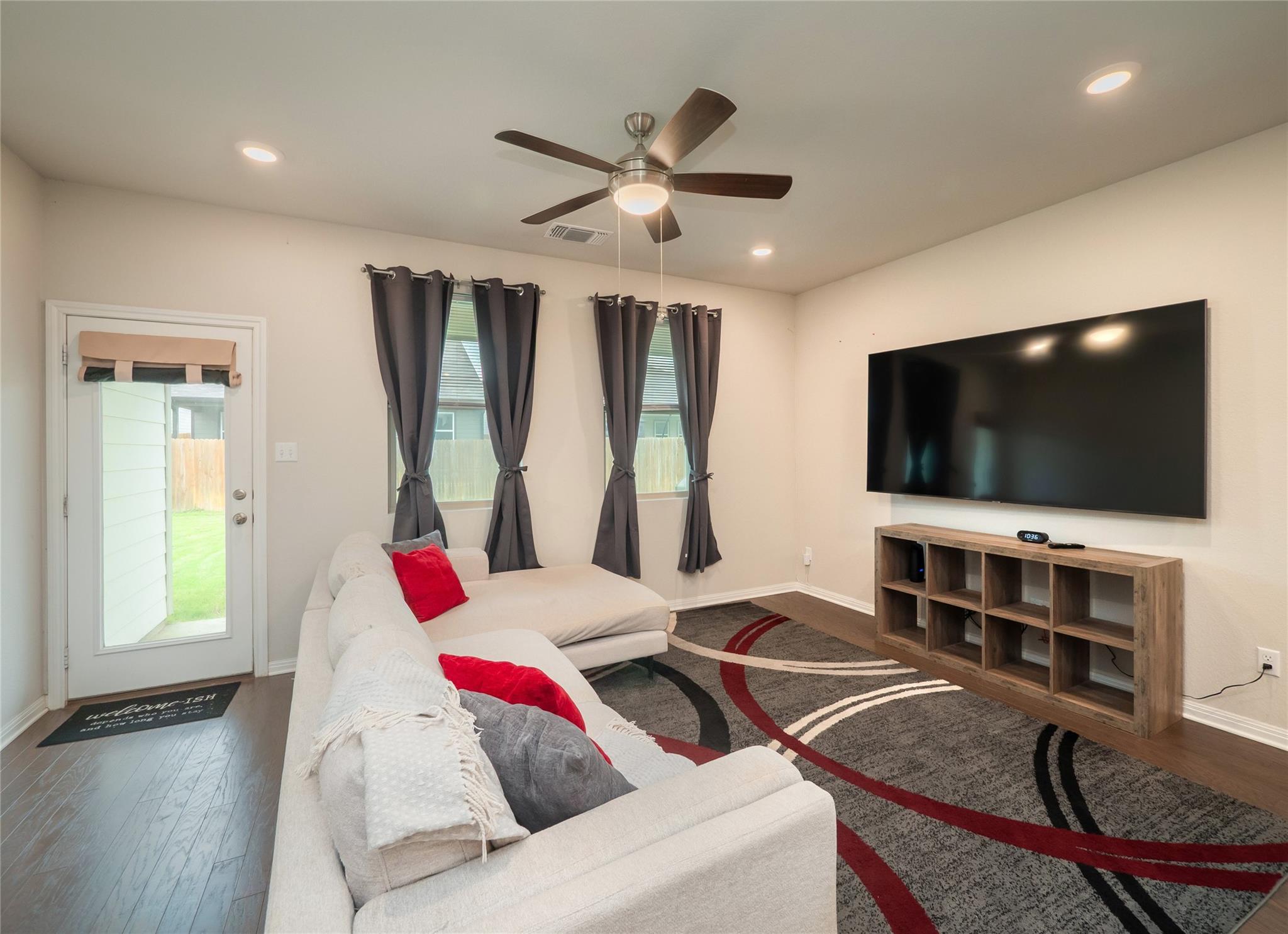 111 Lyrebird LN