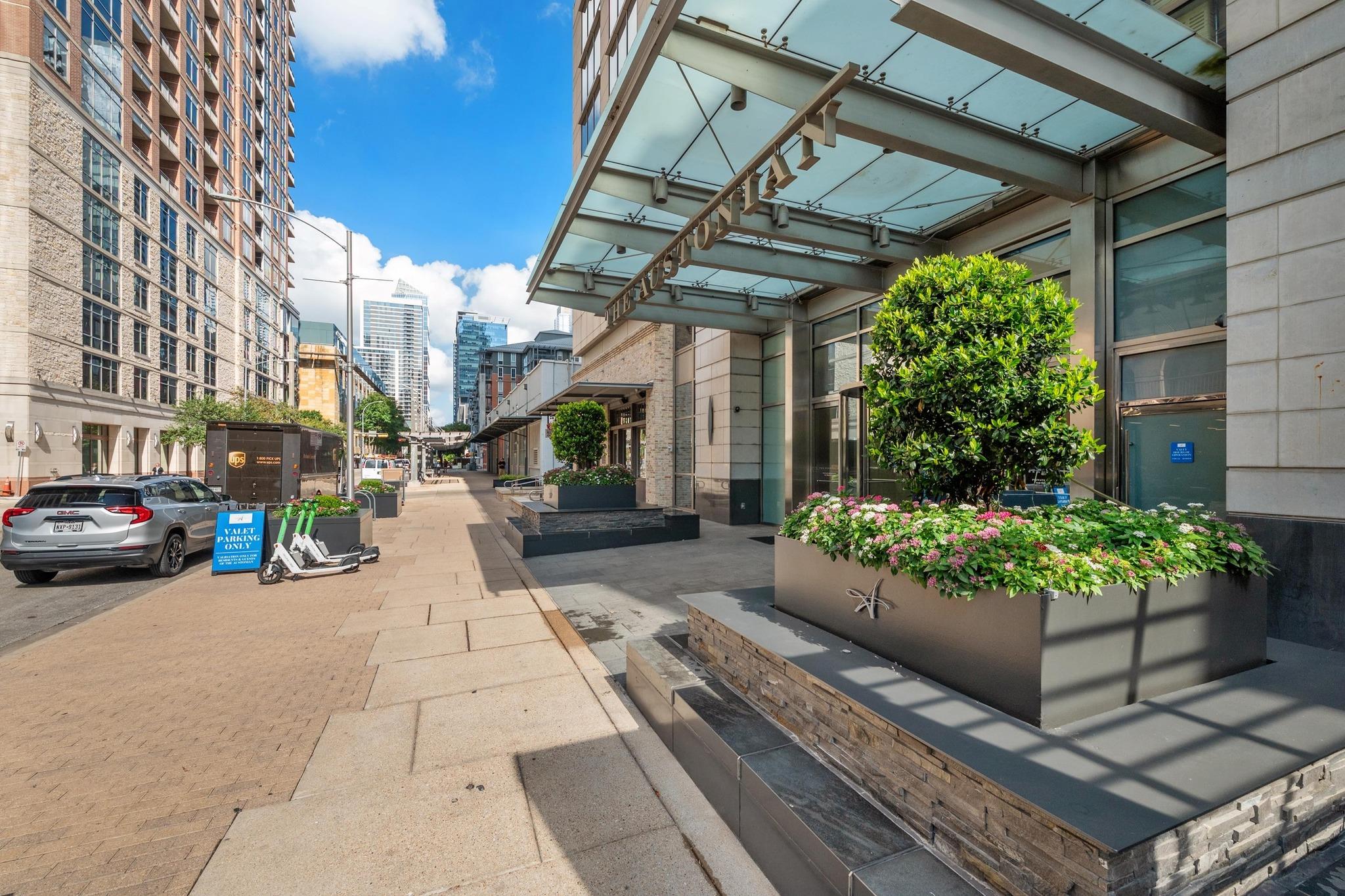 200 Congress Ave 13A