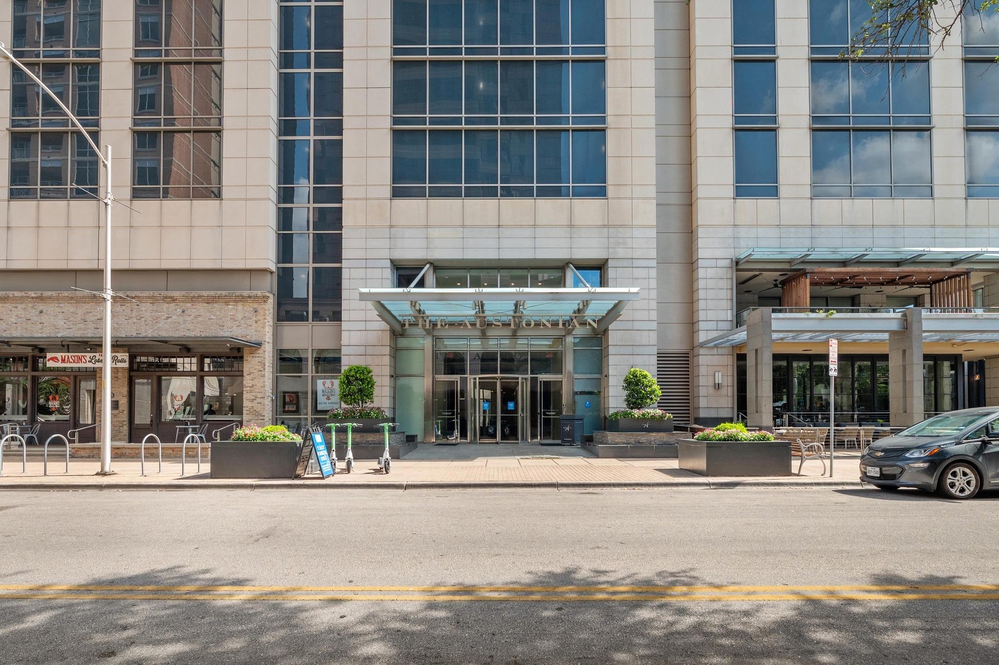 200 Congress Ave 13A