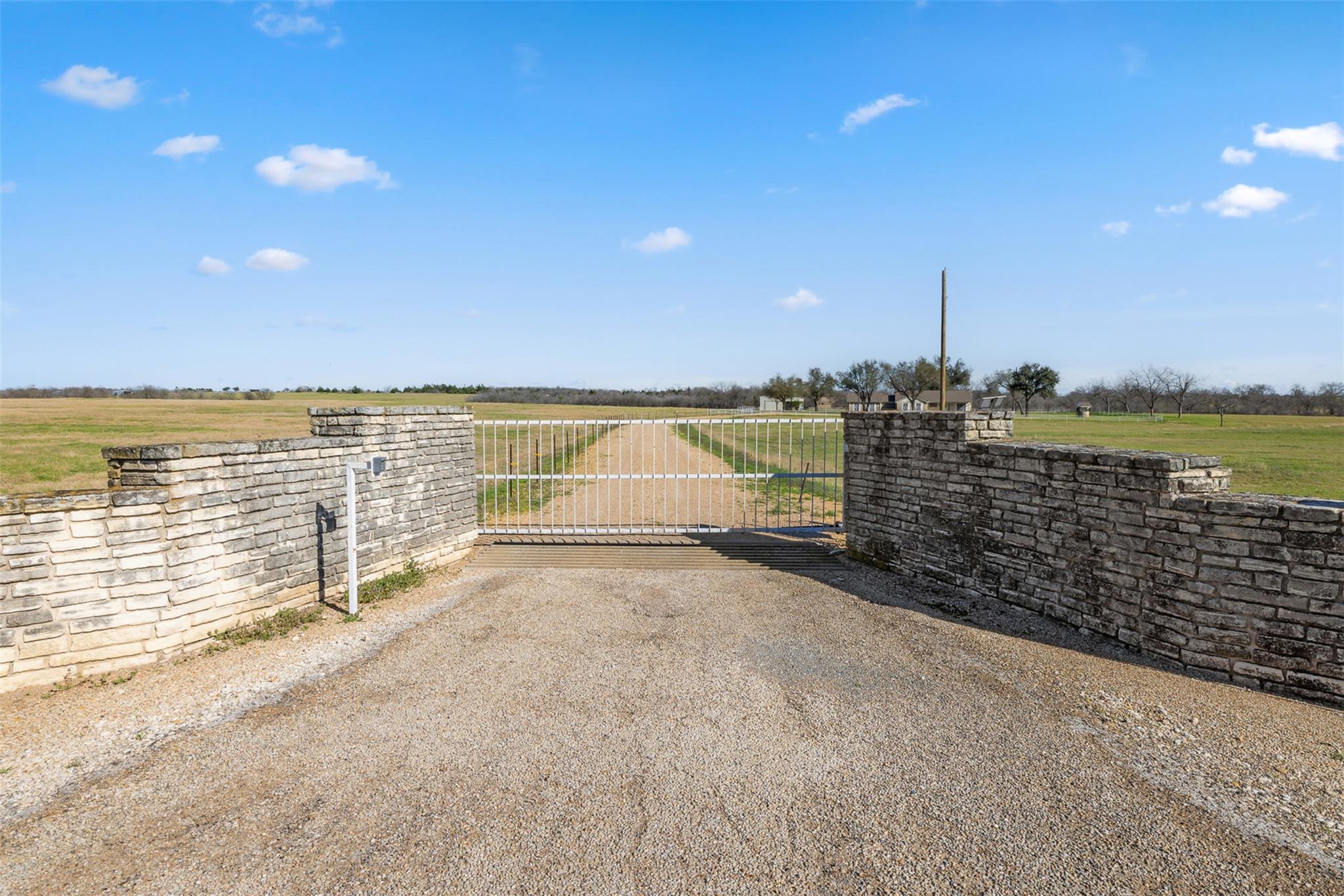 18222 N FM 486