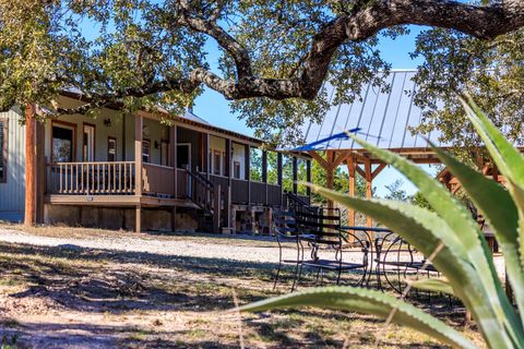 434 Gold Schaefer RD Fredericksburg TX 78624