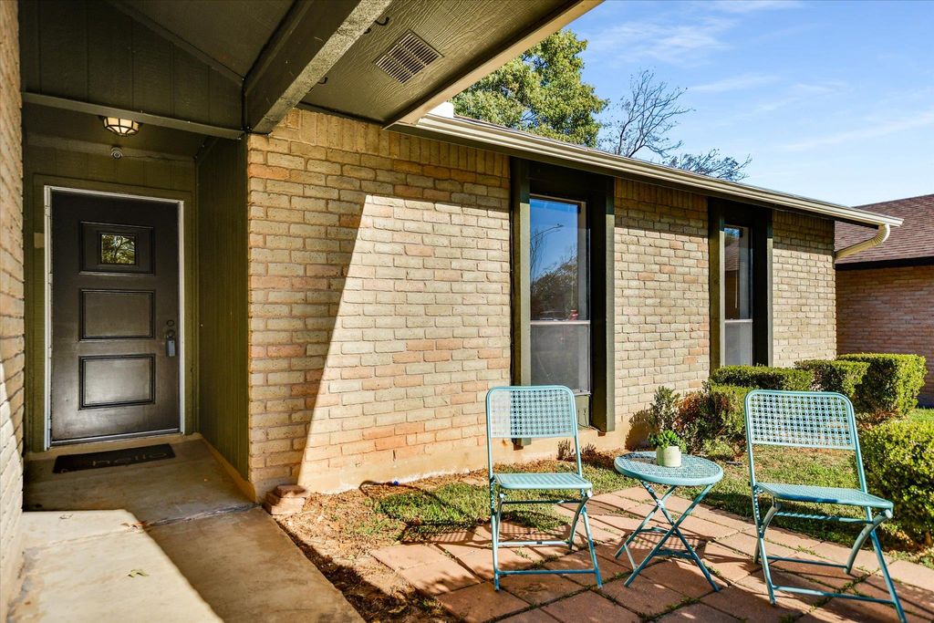 Photo of 10104 Woodland Village DR, Austin, TX 78750 (MLS # 3656106)