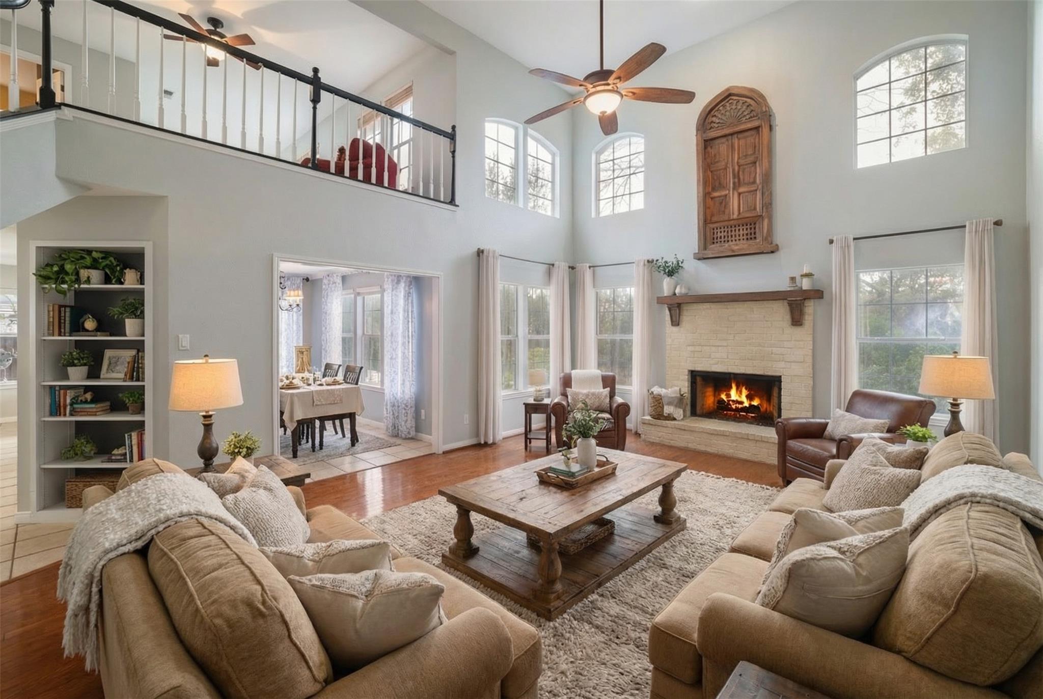 857 Mission Hills DR