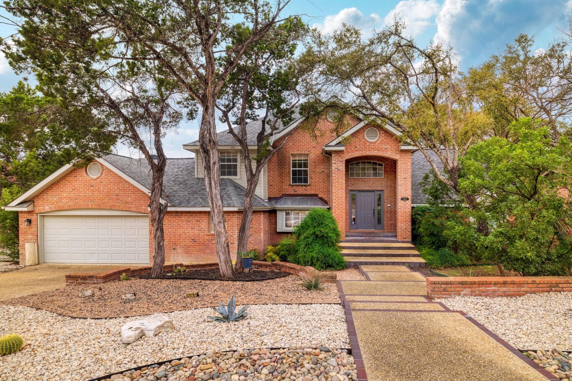 857 Mission Hills DR