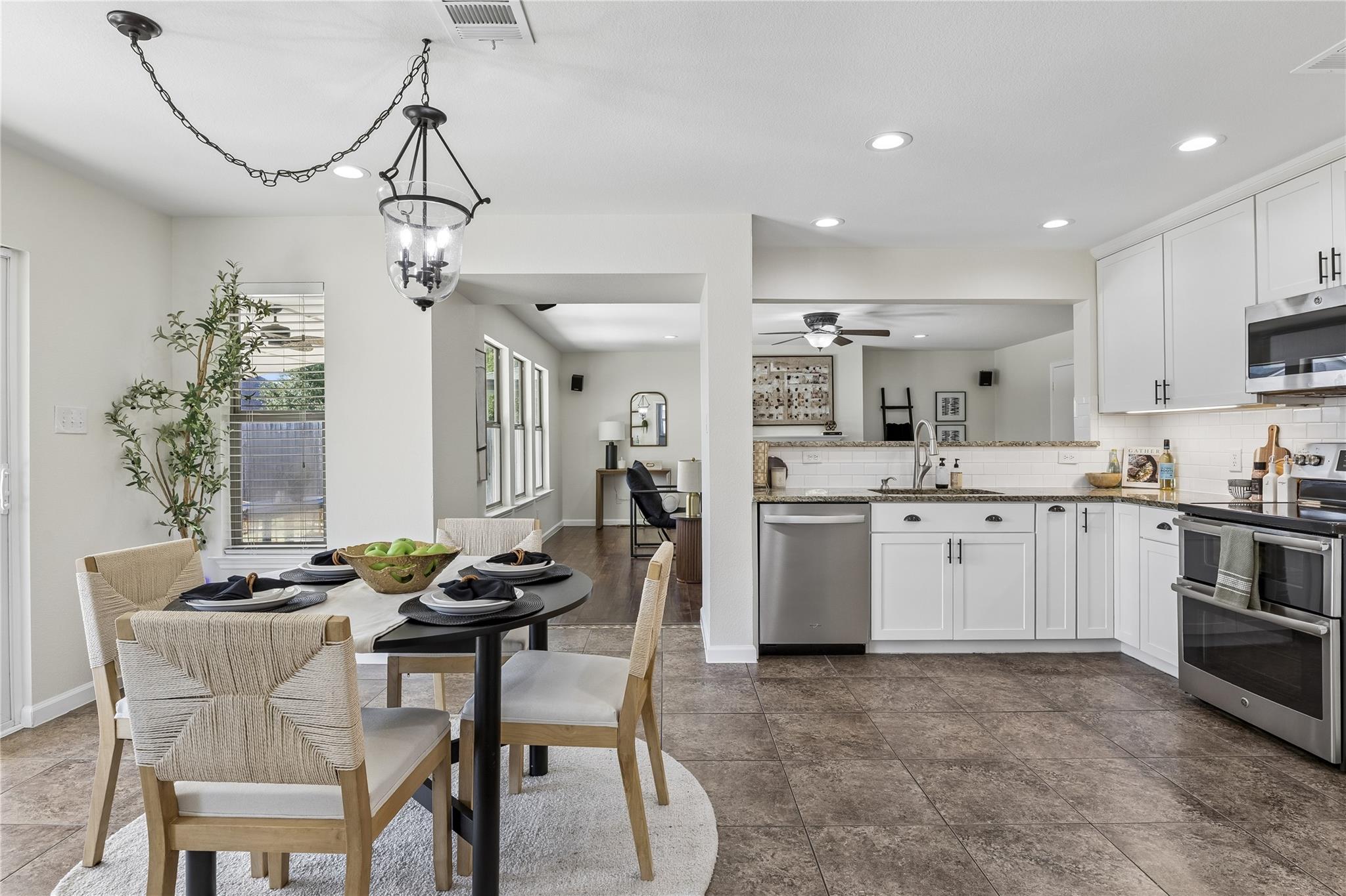1718 Amistad WAY