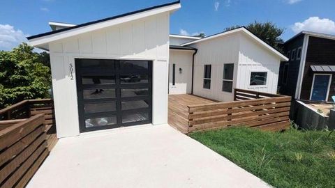 Photo of 5012 Baker ST, Austin, TX 78721 (MLS # 3376203)