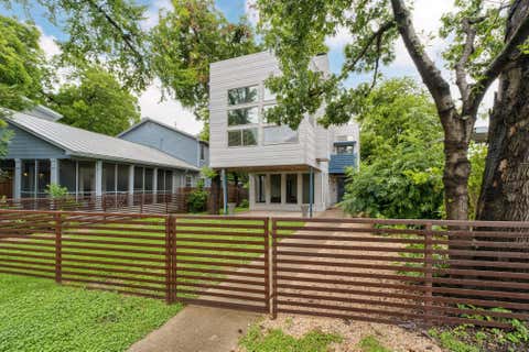 Photo of 604 W LIVE OAK ST, Austin, TX 78704 (MLS # 4230407)