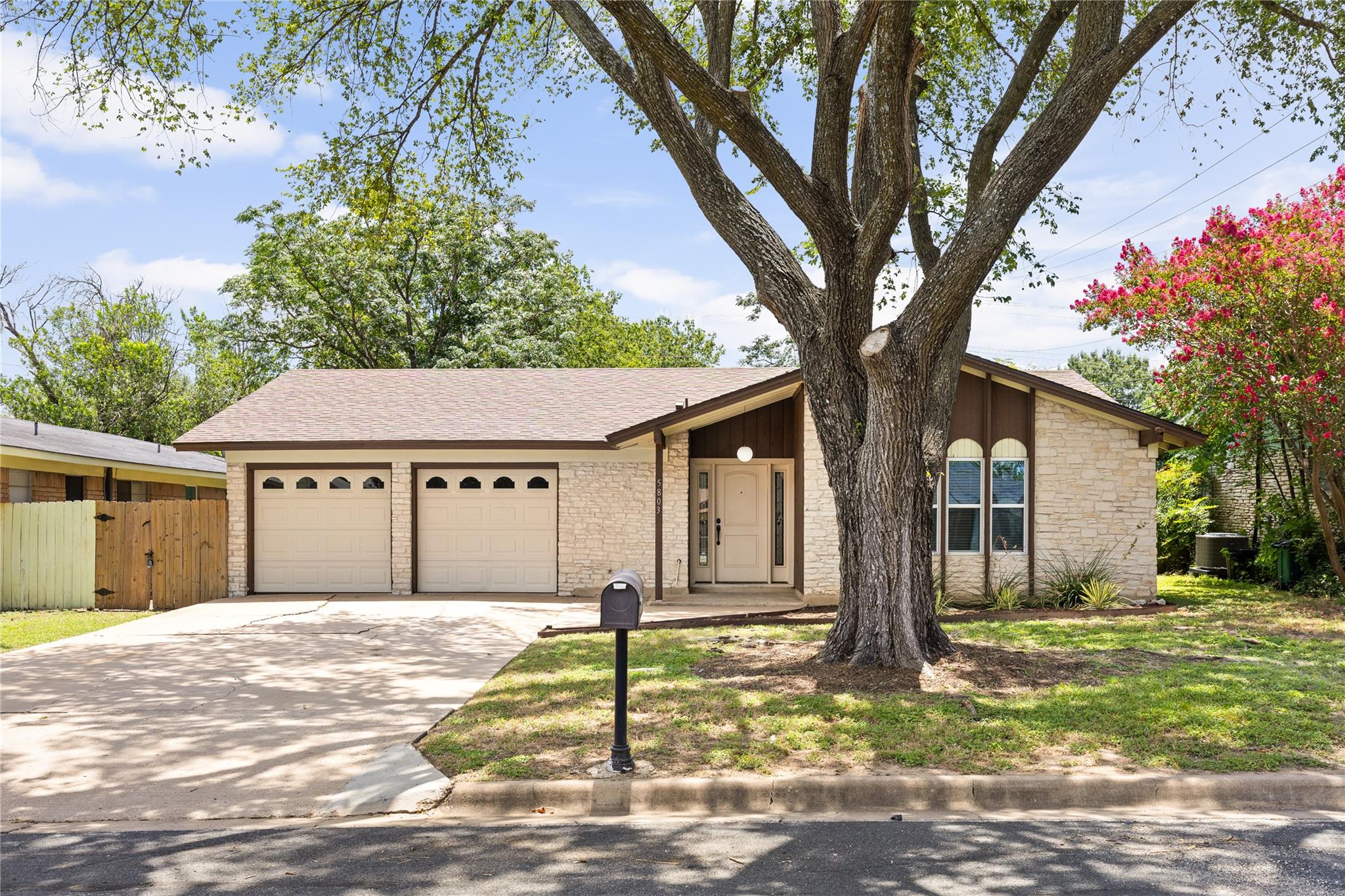 5803 Eureka DR