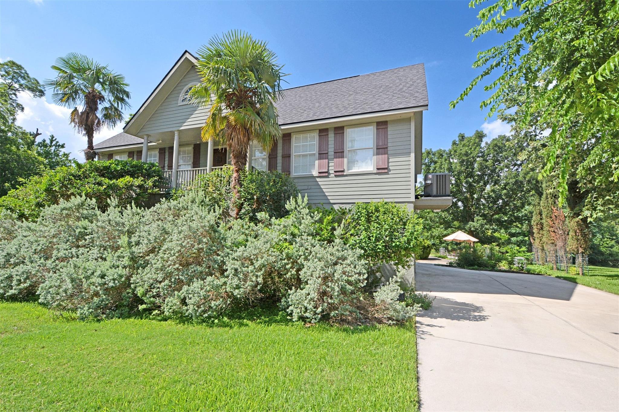 325 Fair LN