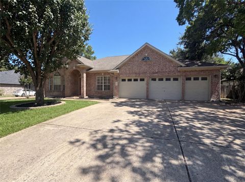 Photo of 117 Brentwood DR, Georgetown, TX 78628 (MLS # 1031926)