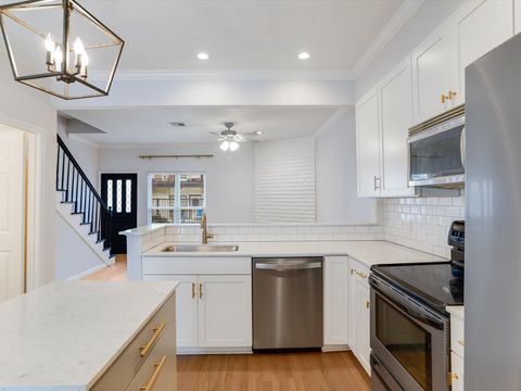 Photo of 1307 Kinney Ave #128, Austin, TX 78704 (MLS # 7971725)