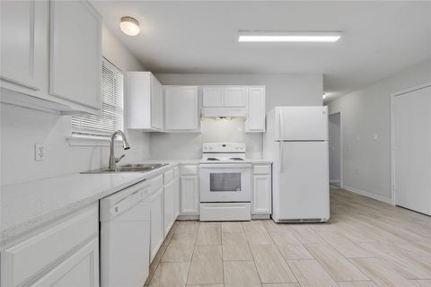 Tiny photo for 7207 Thannas WAY, Austin, TX 78744 (MLS # 4393989)