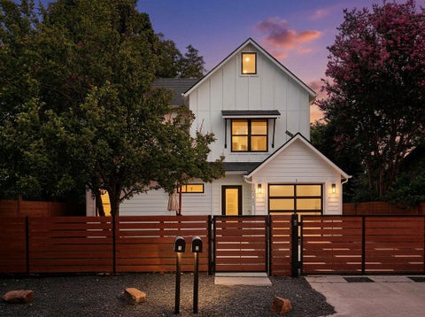 Photo of 1101 1/2 Fiesta ST #1, Austin, TX 78702 (MLS # 6284773)