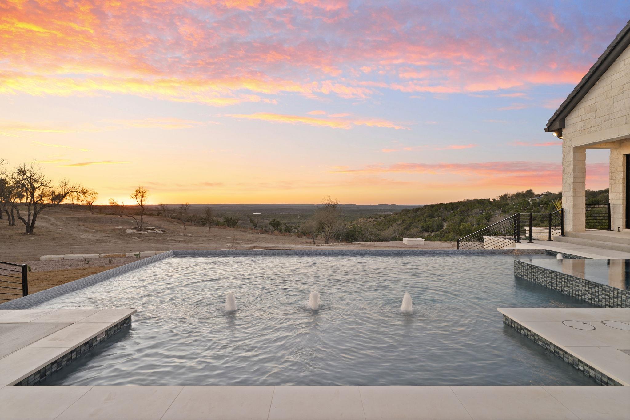 1562 Canyon Crossing View