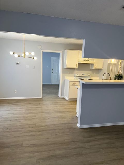 Photo of 405 Fantail Unit B LOOP, Lakeway, TX 78734 (MLS # 2259105) Photo of 405 Fantail Unit B LOOP, Lakeway, TX 78734 (MLS # 2259105)