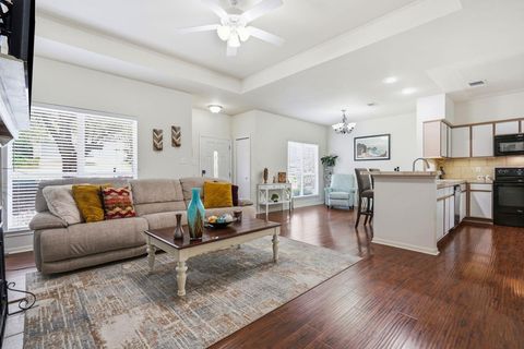 Photo of 267 Mooring CIR, Lakeway, TX 78734 (MLS # 2604967)
