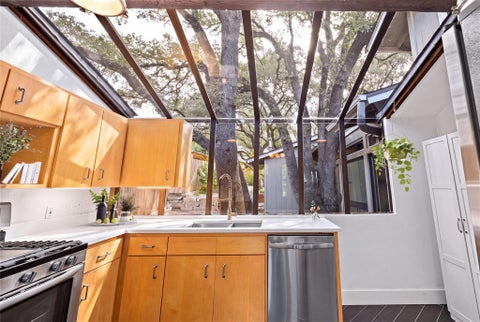 Photo of 6603 Sunstrip DR, Austin, TX 78745 (MLS # 5309392)