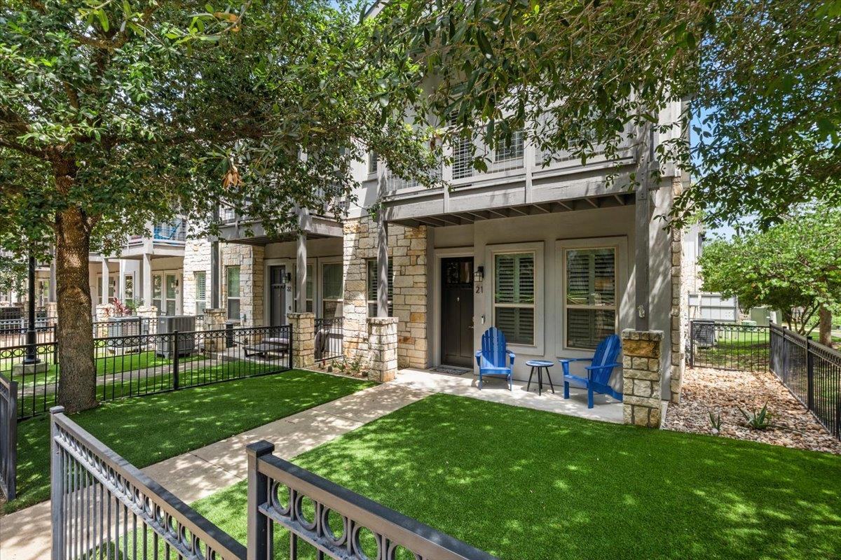 2520 Bluebonnet LN 21