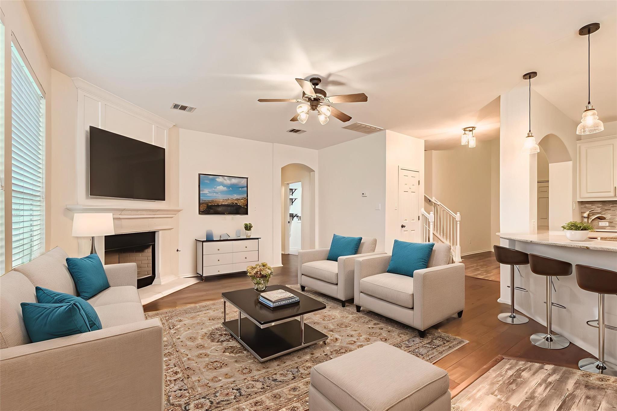 65 White Magnolia CIR