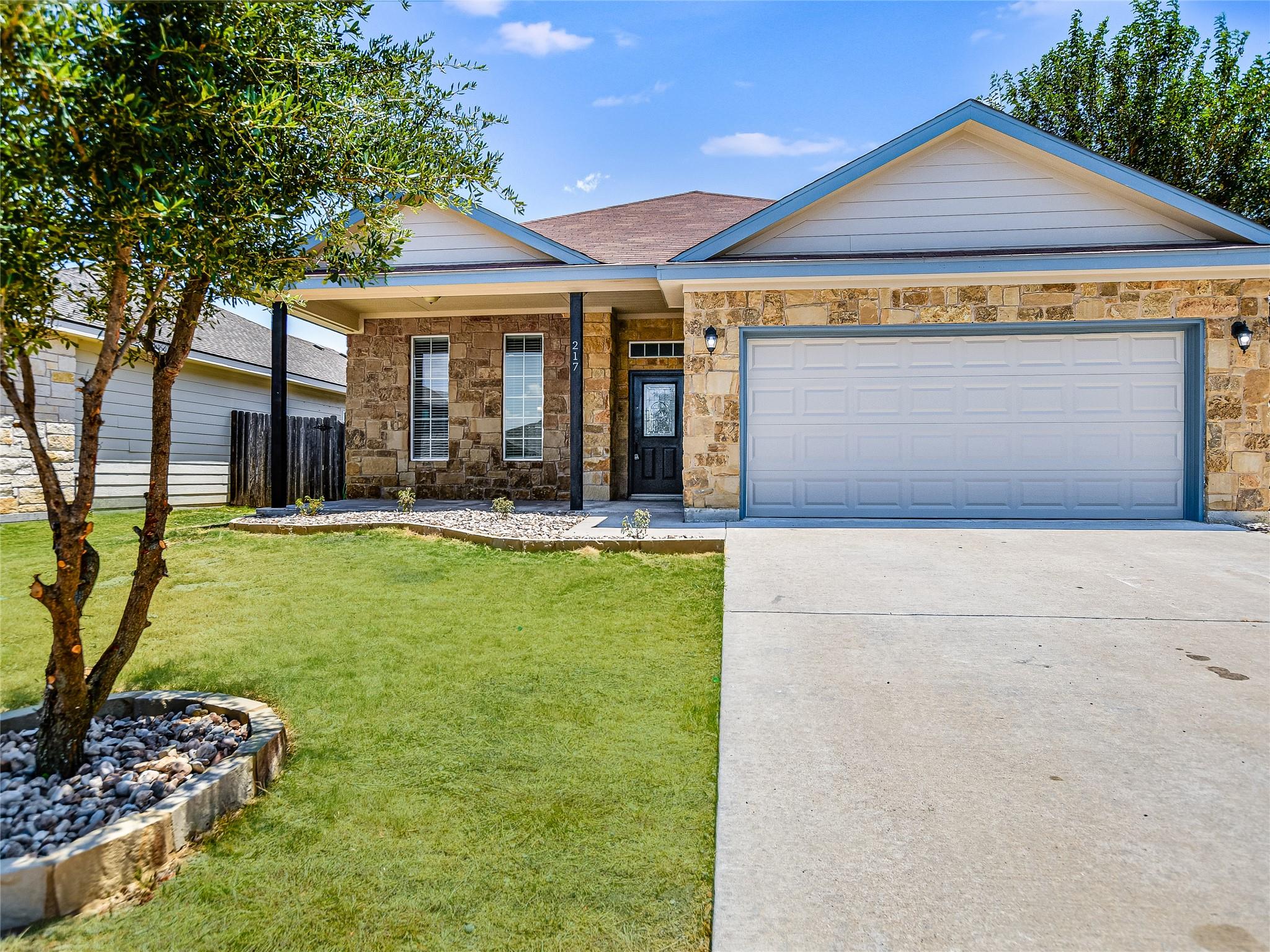 217 Geode LN