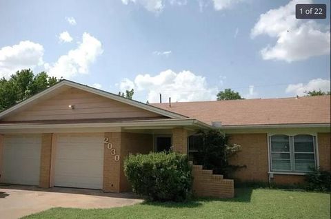 Photo of 2030 Encino CIR, Austin, TX 78723 (MLS # 2093396)